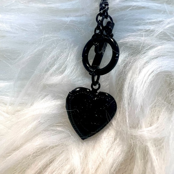4 chain black necklace with locket. - Picture 3 of 3